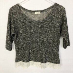 Anthropologie | Women's Gray & Cream 3/4 Sleeve Madison Jules Top Size Small